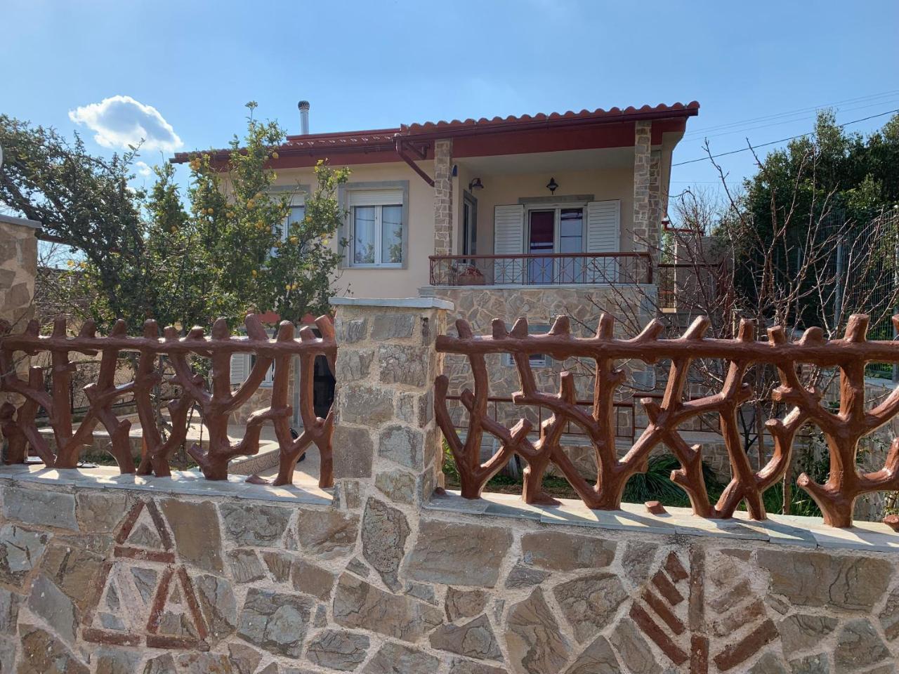 Villa Peaceful House Near Airport Pikérmion Exterior foto