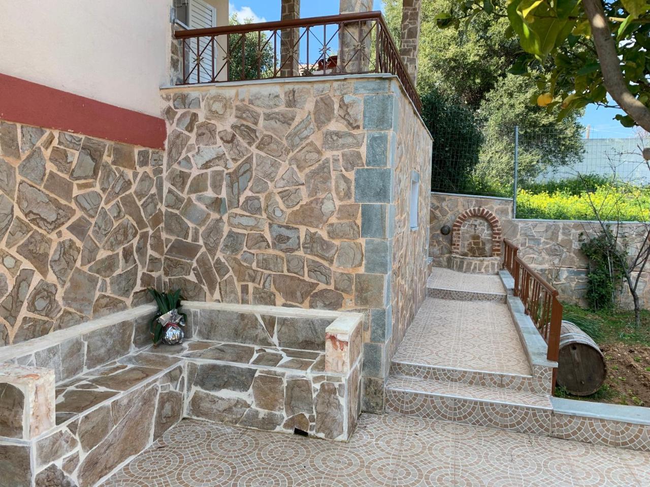 Villa Peaceful House Near Airport Pikérmion Exterior foto