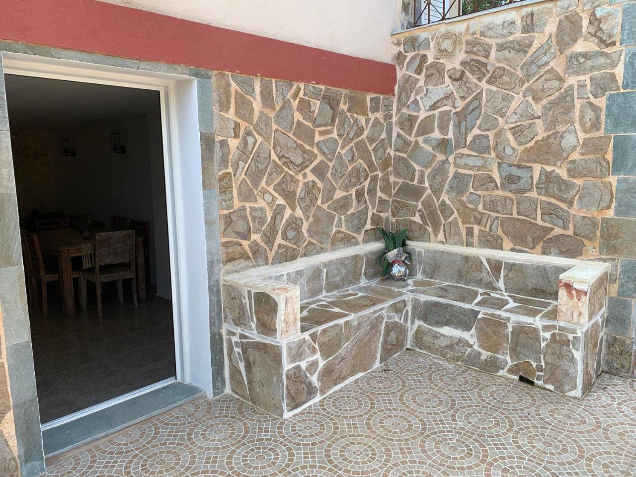 Villa Peaceful House Near Airport Pikérmion Exterior foto